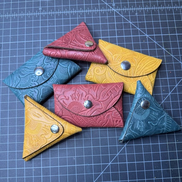 Sign up for closet updates by liking this listing! - Picture 6 of 15